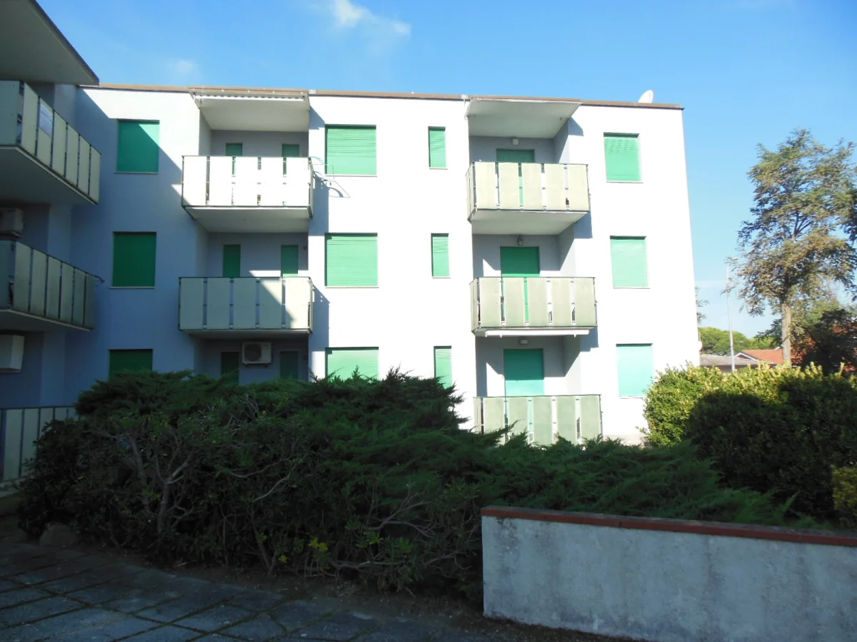 Lido Scacchi - Lidi di Comacchio - zu verkaufen, nur wenige Schritte vom Meer entfernt, schönes Studio-Apartment mit Terrasse und Parkplatz