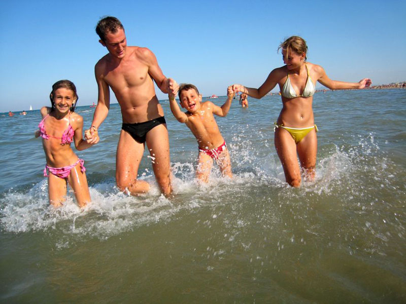 Mare adriatico famiglia al mare 