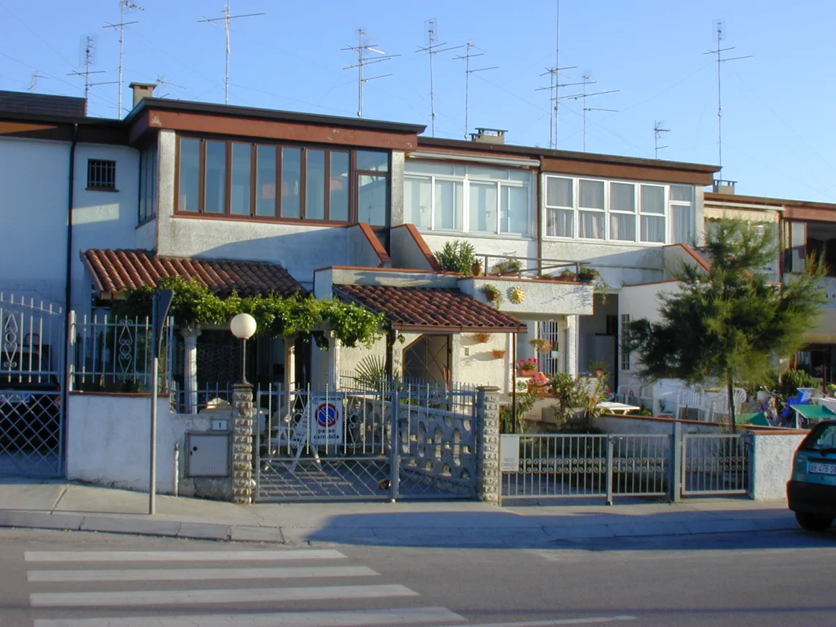 An den Lidi Ferraresi - Porto Garibaldi - Schönes Studio-Apartment zum Verkauf mit Veranda-Terrasse mit Blick auf das Meer und separatem Eingang